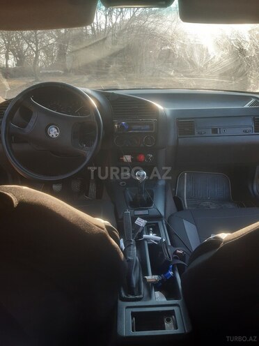 BMW 318 1992, 343,000 km - 1.8 l - İsmayıllı