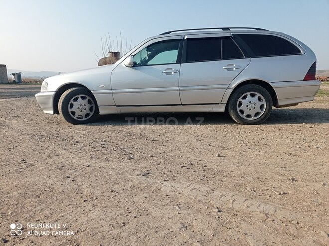 Mercedes C 220 2000, 578,272 km - 2.2 l - Füzuli