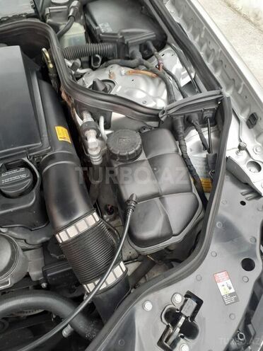 Mercedes E 320 2002, 300,000 km - 3.2 l - Bakı