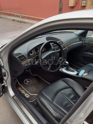 Mercedes E 320 2002, 300,000 km - 3.2 l - Bakı