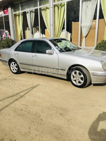 Mercedes E 200 2001, 366,344 km - 2.0 l - Masallı