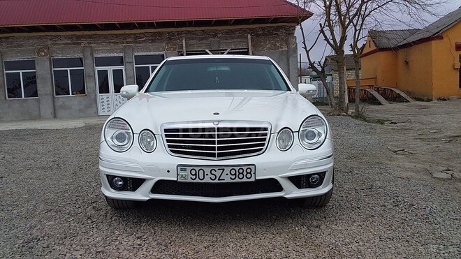 Mercedes E 320 2004, 305,000 km - 3.2 l - Salyan