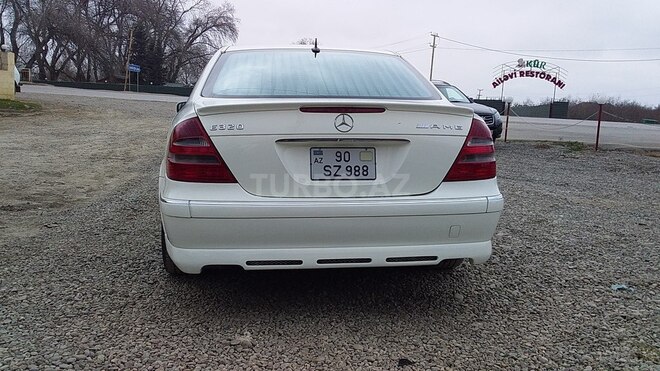 Mercedes E 320 2004, 305,000 km - 3.2 l - Salyan