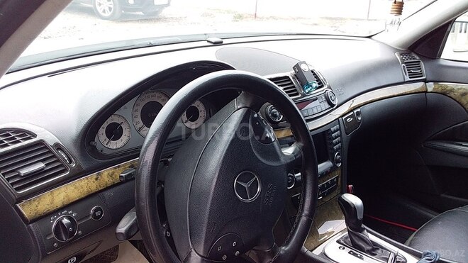 Mercedes E 320 2004, 305,000 km - 3.2 l - Salyan