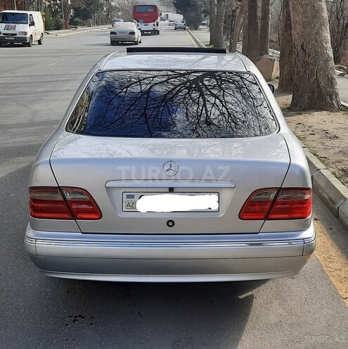Mercedes E 240 1999, 330,000 km - 2.4 l - Bakı
