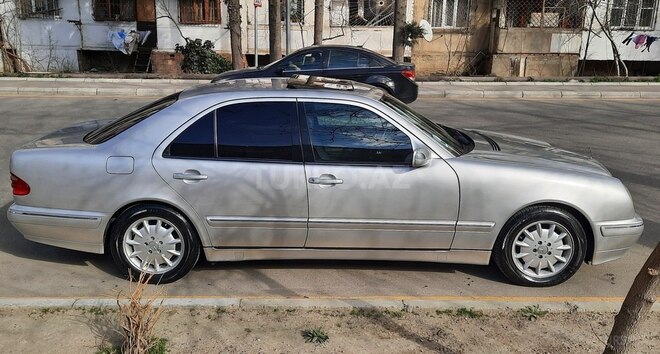 Mercedes E 240 1999, 330,000 km - 2.4 l - Bakı