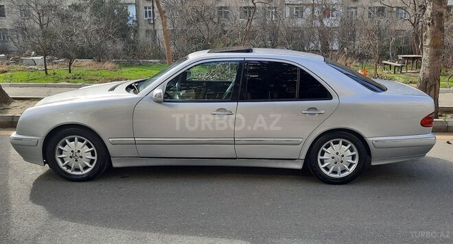 Mercedes E 240 1999, 330,000 km - 2.4 l - Bakı