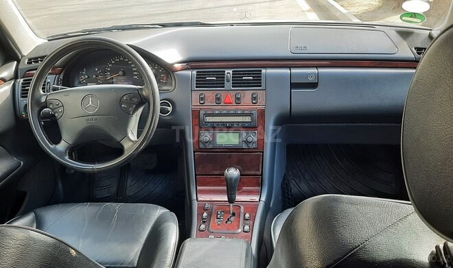 Mercedes E 240 1999, 330,000 km - 2.4 l - Bakı