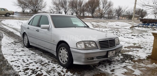 Mercedes C 240 1998, 335,000 km - 2.4 l - Salyan