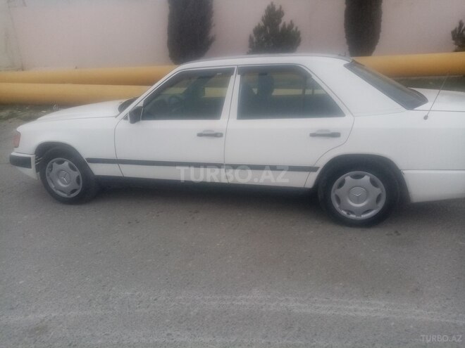 Mercedes E 200 1987, 5,213 km - 0.2 l - Bakı