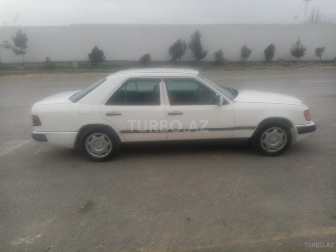 Mercedes E 200 1987, 5,213 km - 0.2 l - Bakı