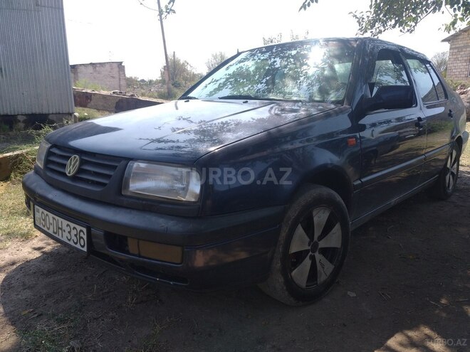 Volkswagen Vento 1994, 158,000 km - 1.8 l - Sabirabad