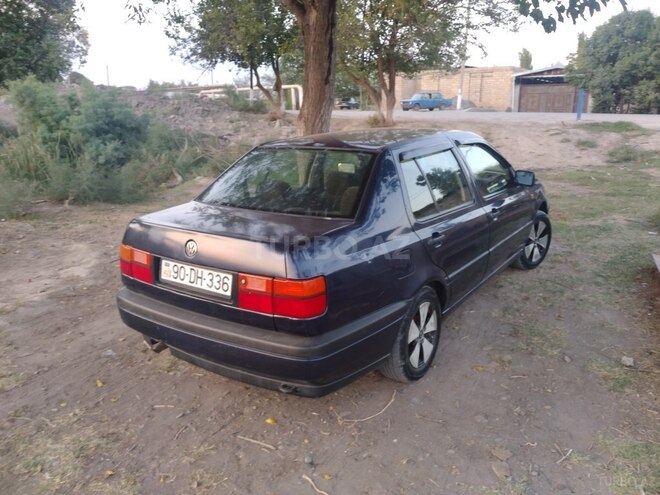 Volkswagen Vento 1994, 158,000 km - 1.8 l - Sabirabad
