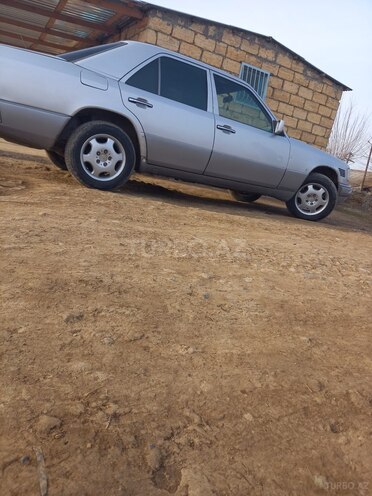 Mercedes E 250 1994, 1 km - 2.5 l - Biləsuvar