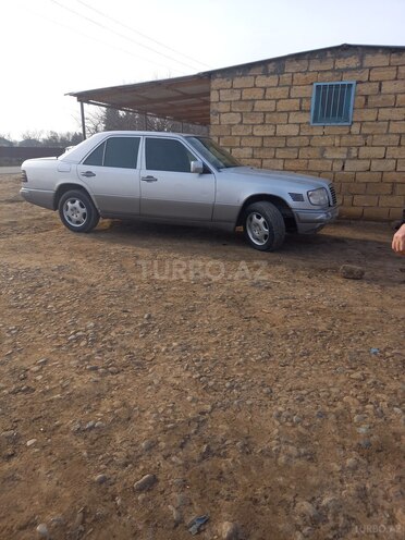 Mercedes E 250 1994, 1 km - 2.5 l - Biləsuvar