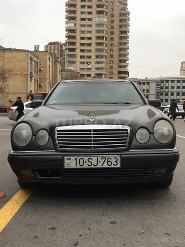 Mercedes E 230 1995, 416,000 km - 2.3 l - Bakı
