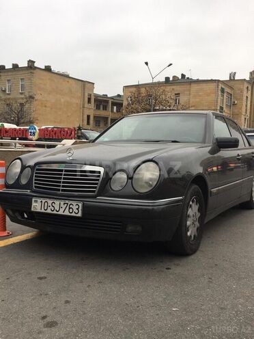 Mercedes E 230 1995, 416,000 km - 2.3 l - Bakı