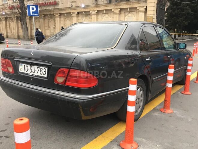Mercedes E 230 1995, 416,000 km - 2.3 l - Bakı