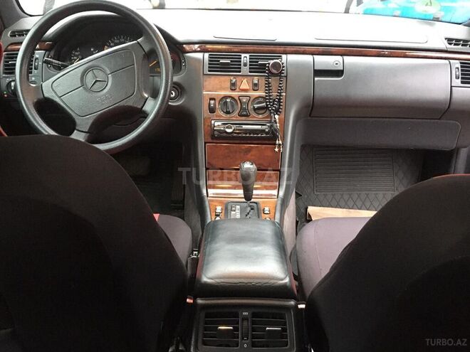 Mercedes E 230 1995, 416,000 km - 2.3 l - Bakı