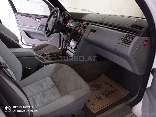 Mercedes E 320 1996, 319,800 km - 3.2 l - Bakı