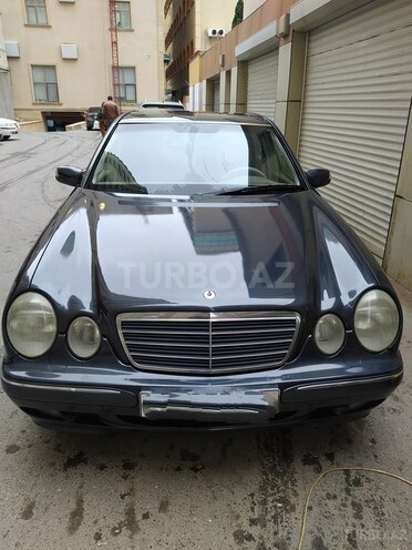 Mercedes E 220 1999, 335,000 km - 2.2 l - Bakı