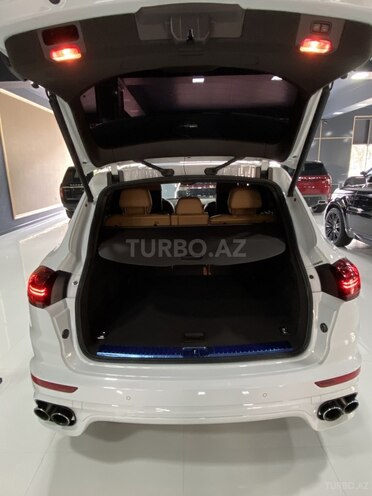 Porsche Cayenne Turbo S 2015, 59,300 km - 4.8 л - Bakı