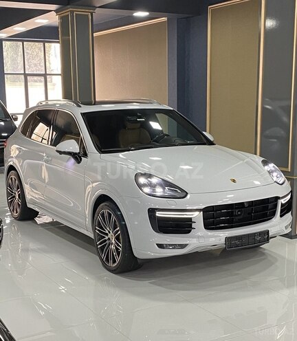 Porsche Cayenne Turbo S 2015, 59,300 km - 4.8 л - Bakı
