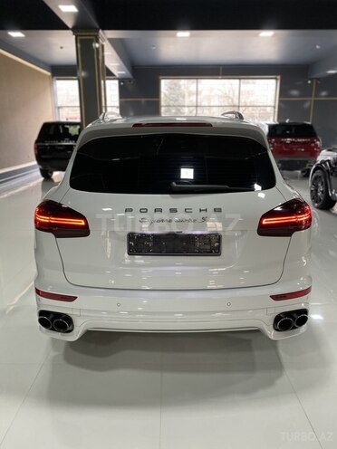 Porsche Cayenne Turbo S 2015, 59,300 km - 4.8 л - Bakı