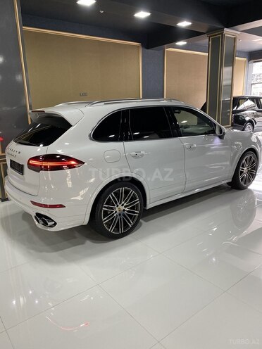 Porsche Cayenne Turbo S 2015, 59,300 km - 4.8 л - Bakı