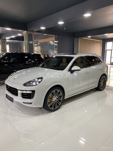 Porsche Cayenne Turbo S 2015, 59,300 km - 4.8 л - Bakı