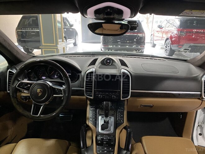 Porsche Cayenne Turbo S 2015, 59,300 km - 4.8 л - Bakı