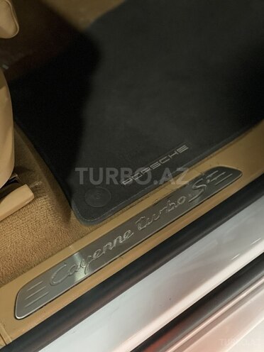 Porsche Cayenne Turbo S 2015, 59,300 km - 4.8 л - Bakı