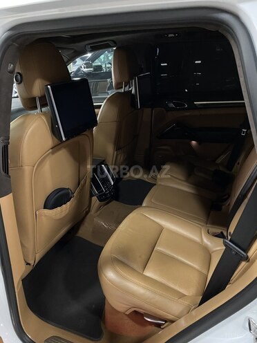 Porsche Cayenne Turbo S 2015, 59,300 km - 4.8 л - Bakı