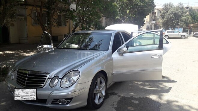 Mercedes E 270 2002, 202,225 km - 2.7 l - Bakı