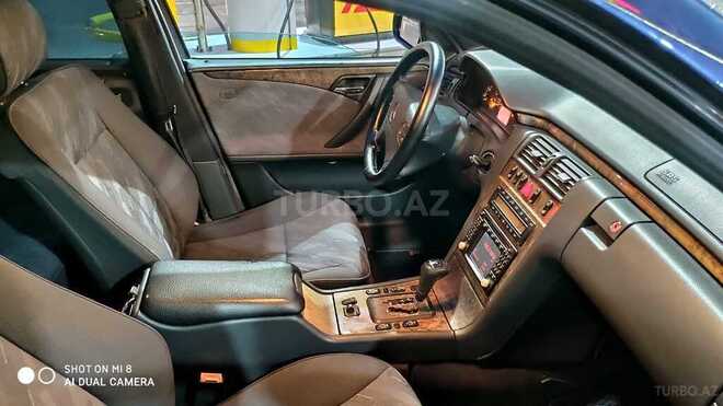 Mercedes E 270 2000, 294,000 km - 2.7 l - Sumqayıt