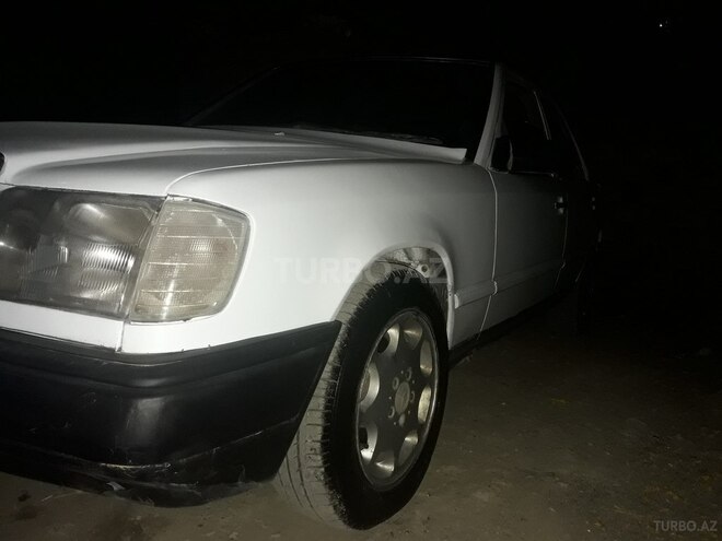 Mercedes E 200 1988, 999,999 km - 0.2 l - Bakı