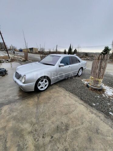 Mercedes E 320 2001, 265,000 km - 3.2 l - Şəmkir