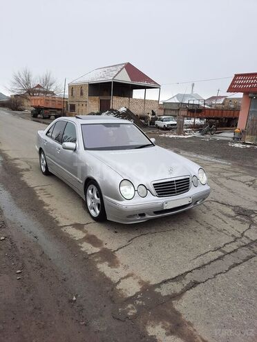 Mercedes E 320 2001, 265,000 km - 3.2 l - Şəmkir