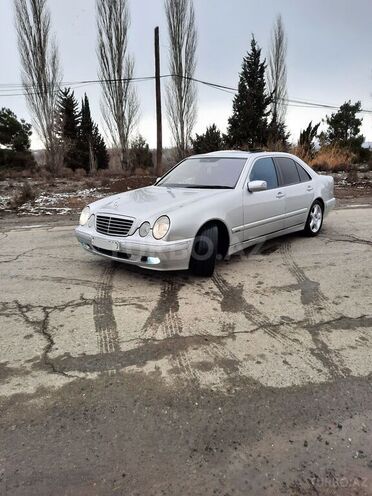 Mercedes E 320 2001, 265,000 km - 3.2 l - Şəmkir