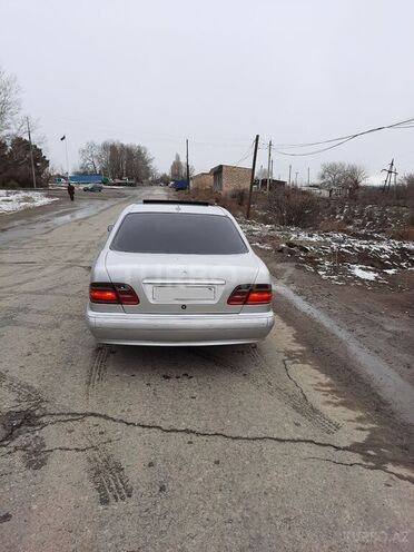 Mercedes E 320 2001, 265,000 km - 3.2 l - Şəmkir