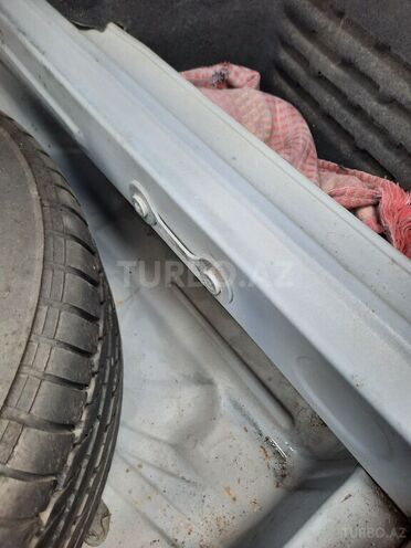 Mercedes E 320 2001, 265,000 km - 3.2 l - Şəmkir