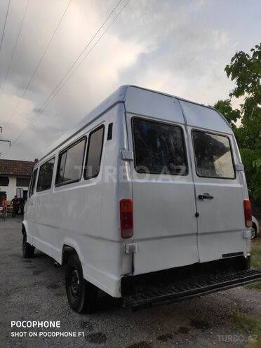 Mercedes 208 D 1989, 350,000 km - 2.3 l - Şəki