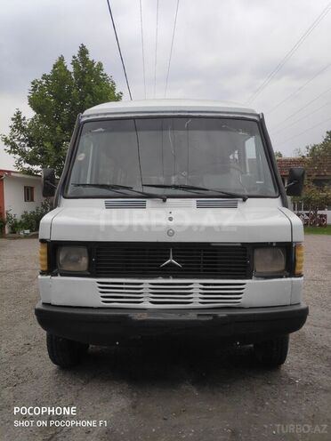 Mercedes 208 D 1989, 350,000 km - 2.3 l - Şəki
