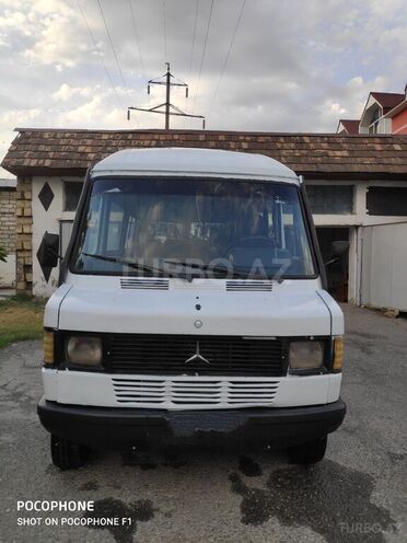 Mercedes 208 D 1989, 350,000 km - 2.3 l - Şəki
