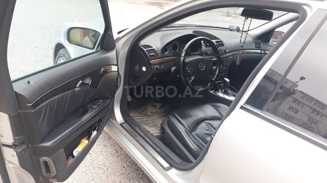 Mercedes E 240 2003, 267,000 km - 2.6 l - Sumqayıt