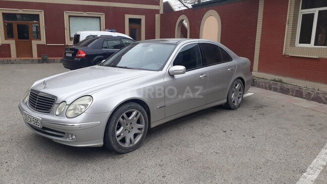 Mercedes E 240 2003, 267,000 km - 2.6 l - Sumqayıt