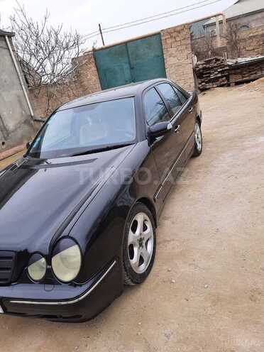 Mercedes E 240 2001, 235,000 km - 2.6 l - Bakı