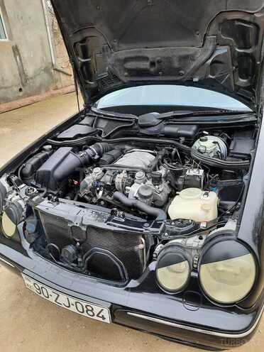 Mercedes E 240 2001, 235,000 km - 2.6 l - Bakı