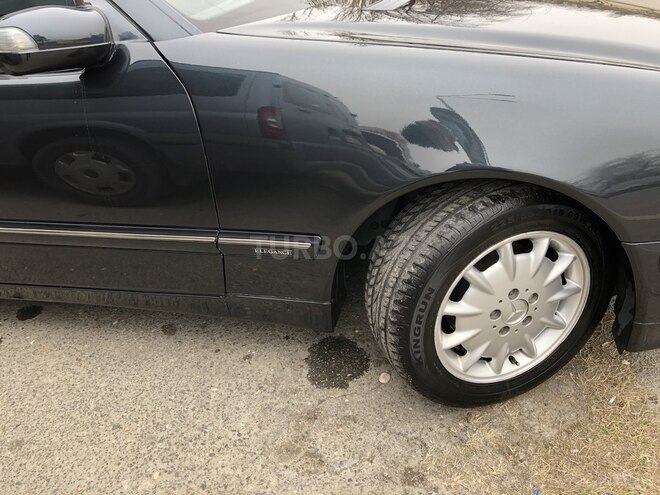 Mercedes E 240 2000, 332,000 km - 2.6 л - Bakı