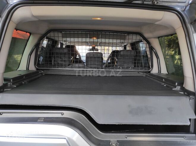 Land Rover Discovery 2007, 168,000 km - 2.7 l - Qax